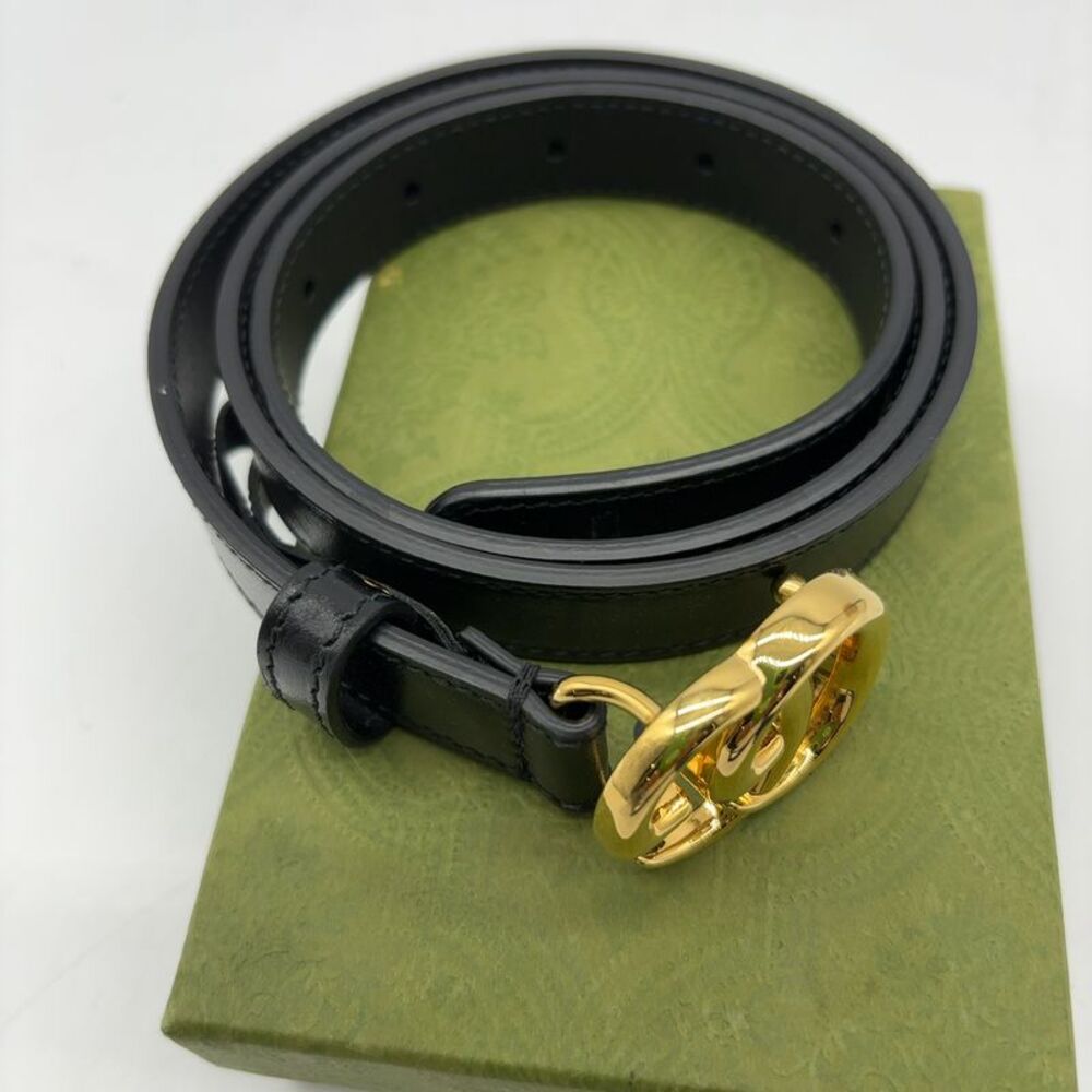 Gucci Marmont black leather belt with a gold-tone buckle
